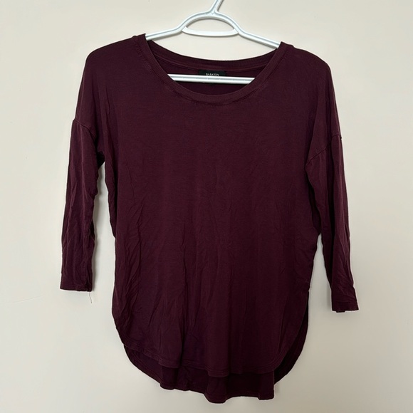 Aritzia Babaton Burgundy T-shirt - Picture 1 of 2